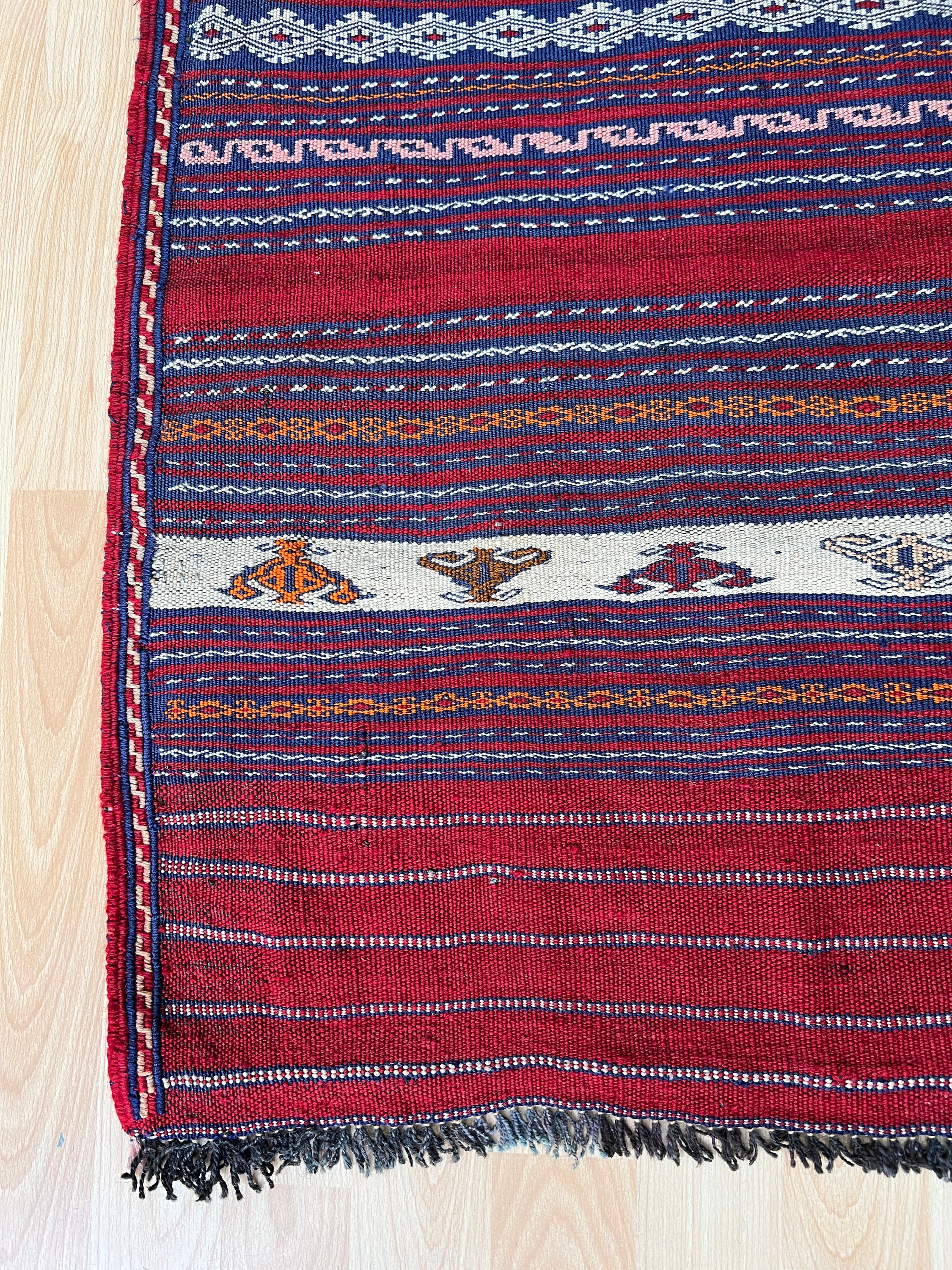 QalayNow 刺繍入り手織りヴィンテージキリム。 - Etsy 日本
