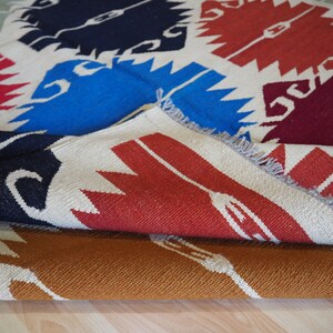 Eigentijds design flat geweven mooie vintage kilim.