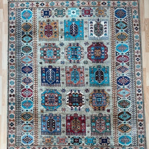 Stunning Oriental Hand knotted wool area rug.