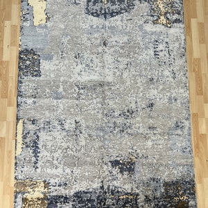 Wol &Silk Handgeknoopt eigentijds vloerkleed.