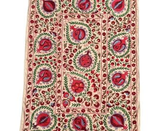 スザニ シルク刺繍のベッドカバーと壁掛け。 - Etsy 日本