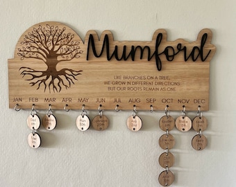 FAMILIEN-GEBURTSTAGSKALENDER (personalisiert). Merken Sie sich diese wichtigen Daten. Ab sofort in Holz oder Acryl erhältlich.