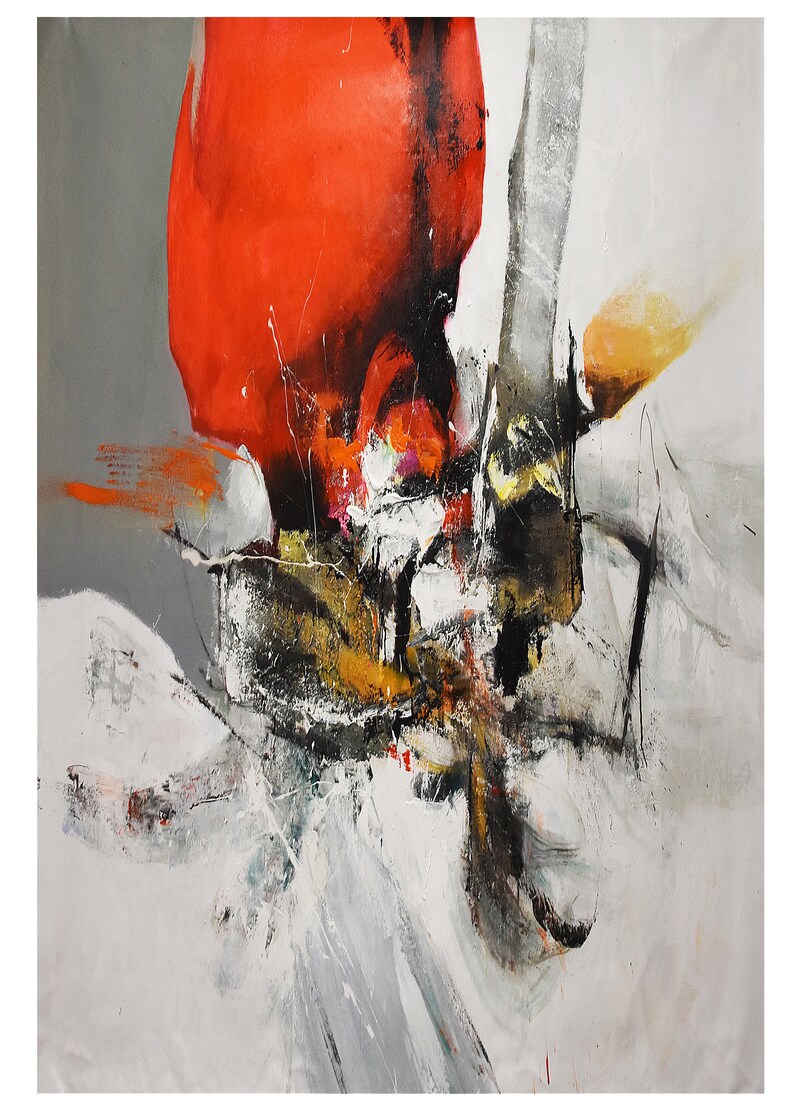 Może przedstawiać: Abstrakcyjne malarstwo z odważnymi pociągnięciami czerwonej, czarnej, białej i ż&oacute;łtej farby. Obraz ma dynamiczny i energetyczny charakter.