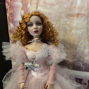 Wizard of Oz Tonner Glinda the Good Witch