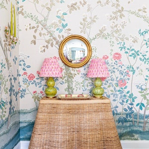 Stolik konsolowy TROMPE L&#39;OEIL - zabytkowa konsola z wikliny - konsola rattanowa - lata 80. - stół z wikliny - Palm Beach - zabytkowy stolik konsolowy - Zamów w przedsprzedaży