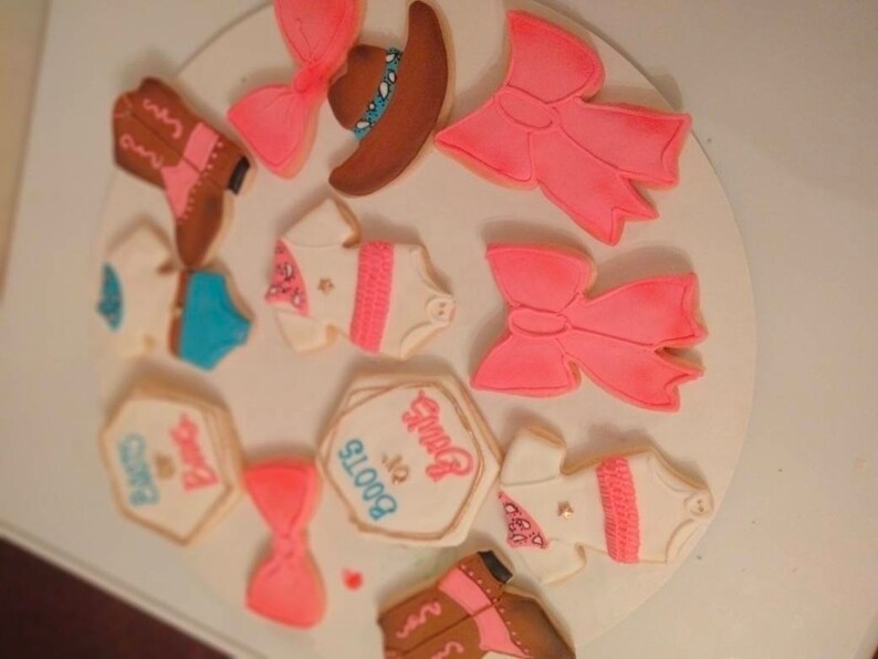 Boots or Bows gender reveal cookies. Set of 12 Etsy