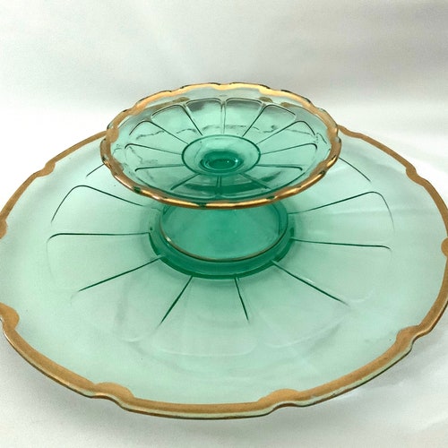 Diamond Glass Co. Victory Pattern Two shops Piece Cheese and Cracker Server Green Uranium Depression Glass