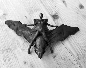 HR. Giger Bat Woman 3/300 Edition
