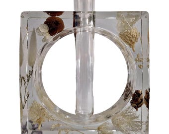 Single flower or fresh cutting vase. Made from resin. Real dried flowers
