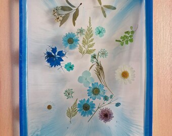 Hand made resin tray, made with food grade resin. For trinkets, food, sweets ect