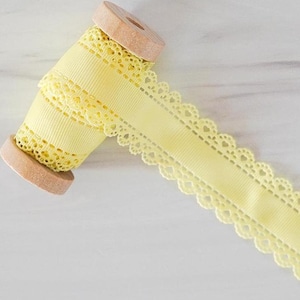 2 Yds. Canary Yellow Hollowed-Out Heart Scalloped Grosgrain Ribbon / Gift Packaging / Gift Wrap / Gift Ribbon