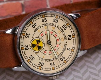 Retro Military Timepiece - Classic Vintage Pobeda ZIM USSR Watch for Men