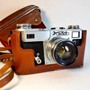 Macchina fotografica vintage Kiev 4A + obiettivo Jupiter-8M 50mm f/2 | Fotocamera sovietica con telemetro | Custodia in pelle | Collezionabile retrò