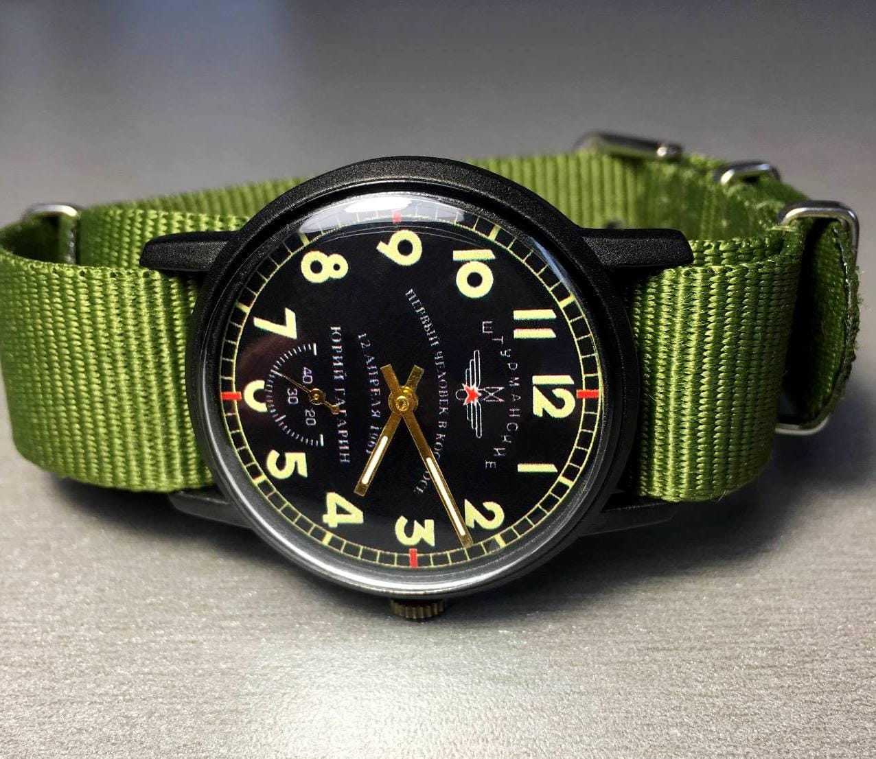 Swissミリタリーアンティーク m*a様 SWISS ARMY オフィサーズウォッチ