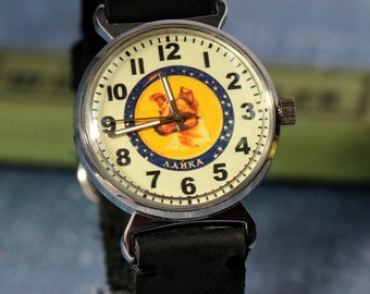 Reloj soviético retro inspirado en la famosa perra astronauta Laika: reloj de estilo vintage