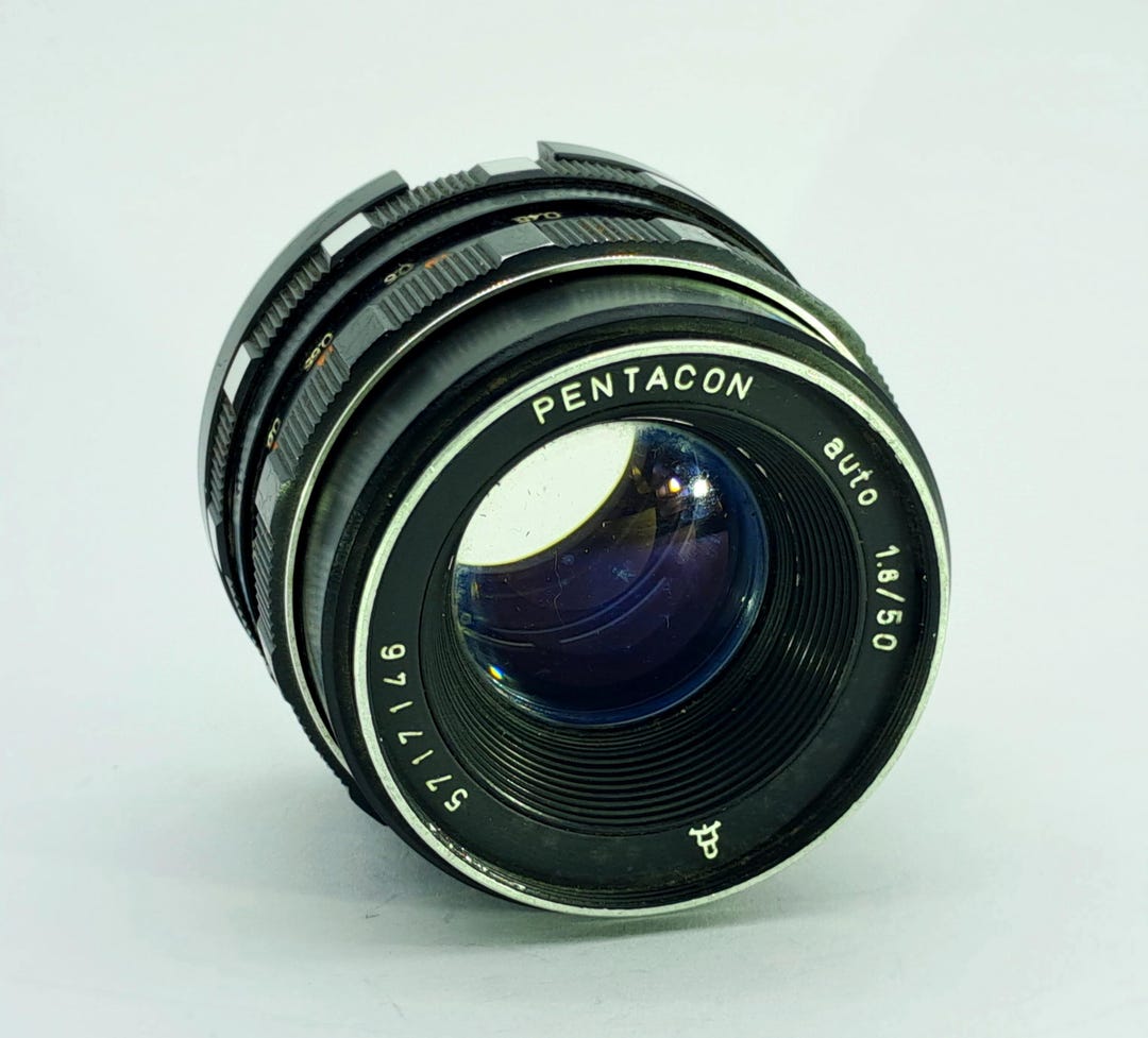 Pentacon Auto 50mm F/1.8 • M42 Vintage Lens • Classic Bokeh • East