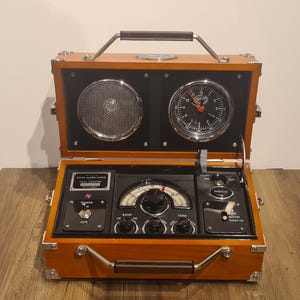 Vintage Bluetooth 5.0 Speaker In Old Spirit Of St Louis Radio