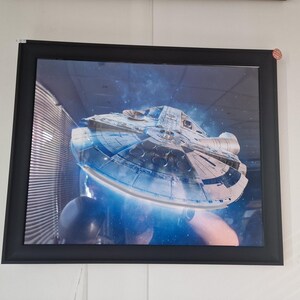 Cornice luminosa Millennium Falcon 40x50 cm – Propulsori a LED – Decorazione da parete ispirata a Star Wars