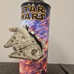 Op maat gemaakte Star Wars-spuitverf – Handgemaakte Millennium Falcon-popcultuurfiguur