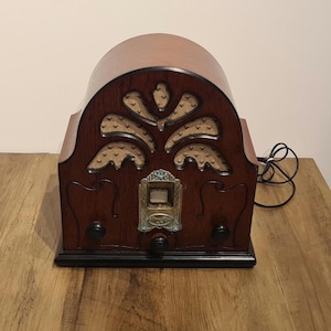 Vintage Bluetooth speaker converted into an old radio.