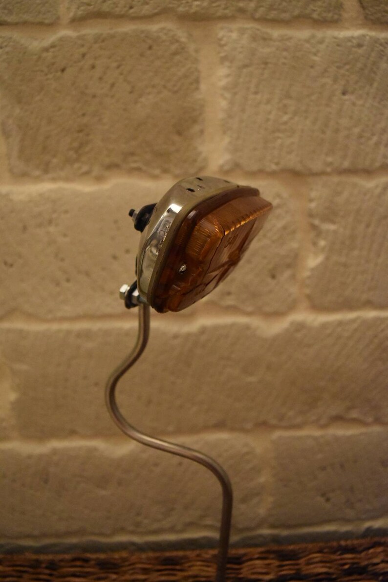 Lampe frontale de voiture ancienne - véhicules vintage style classique
