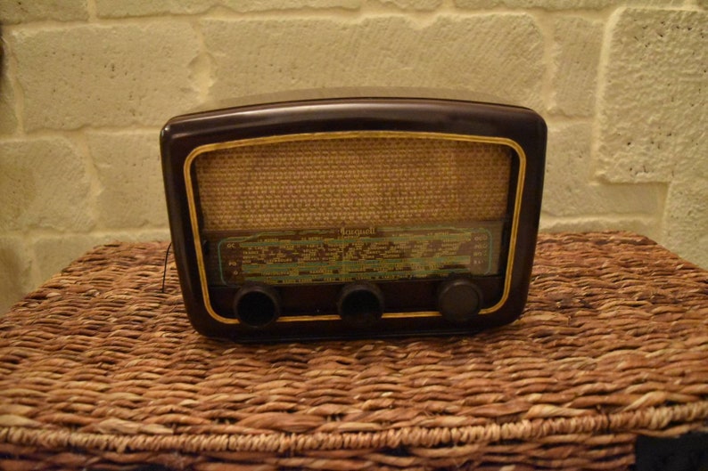 Vintage portable bluetooth speaker