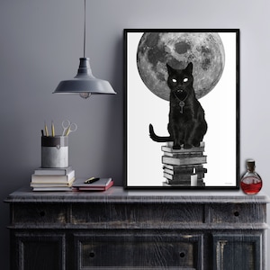 Peut inclure: Illustration en noir et blanc d'un chat noir assis sur une pile de livres avec une pleine lune en arrière-plan.