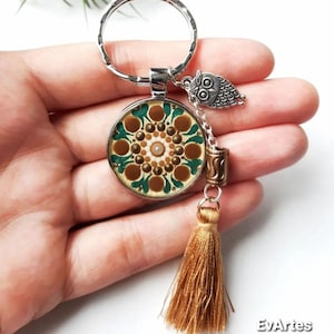Llavero con borla de mandala caprichoso pintado a mano para bolso y llaves de casa, regalo bohemio resistente.