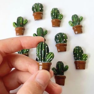 Handgemaakte set van 3 mini-cactuspot hars koelkastmagneten, handgeschilderd trio van cactussen vetplanten minnaar cadeau-idee voor haar, 3D-magneetset