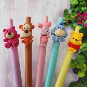 Disney Winnie Pooh Pens Set of 5 pens Winnie Pooh Tigger Piglet Eeyore Bear Gift Friends Retractable Character Autograph DCL Fish Extender Set of 5 Pens