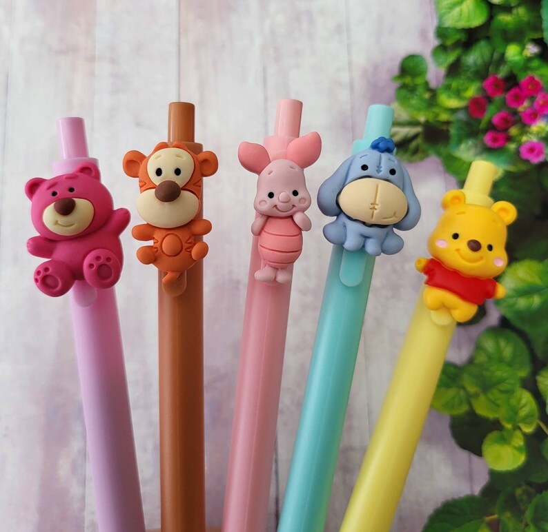 Disney Winnie Pooh Pens Set of 5 pens Winnie Pooh Tigger Piglet Eeyore Bear Gift Friends Retractable Character Autograph DCL Fish Extender Set of 5 Pens