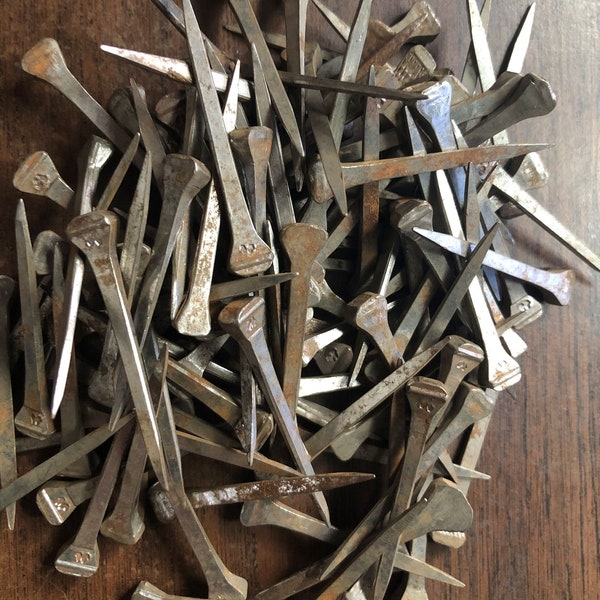 Lot of 100+ New, Rusty, Used Horseshoe Nails - Arts Crafts Supply - SHIPS FREE