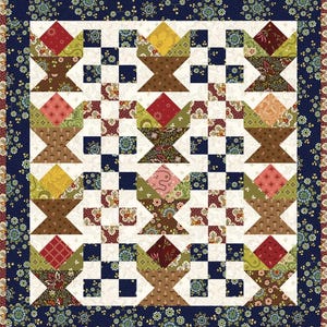 Könnte beinhalten: Ein Patchwork-Quilt mit einem sich wiederholenden Muster aus stilisierten Körben, die mit farbenfrohen geometrischen Formen gefüllt sind. Der Quilt hat einen weißen Hintergrund mit einem Schachbrettmuster und einem floralen Rand. Der Quilt misst ca. 152 cm x 178 cm.