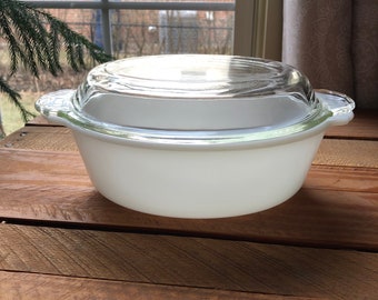 Fire King 467 Anchor Hocking Glass 1.5 Quart Oval Baker with Lid
