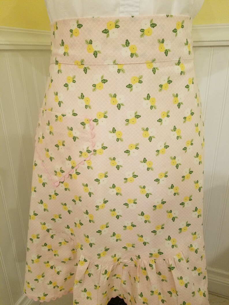 rick rack room on Kitchen Dining Home Living 1940 S New Apron Vintage Retro Pattern Apron Pink Yellow And White Floral Rick Rack Pocket