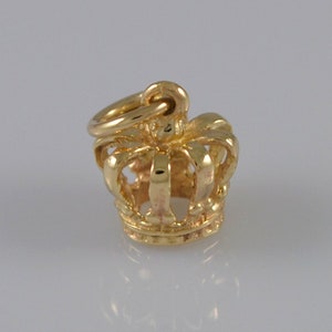 Solid 9ct Gold Crown Charm Pendant