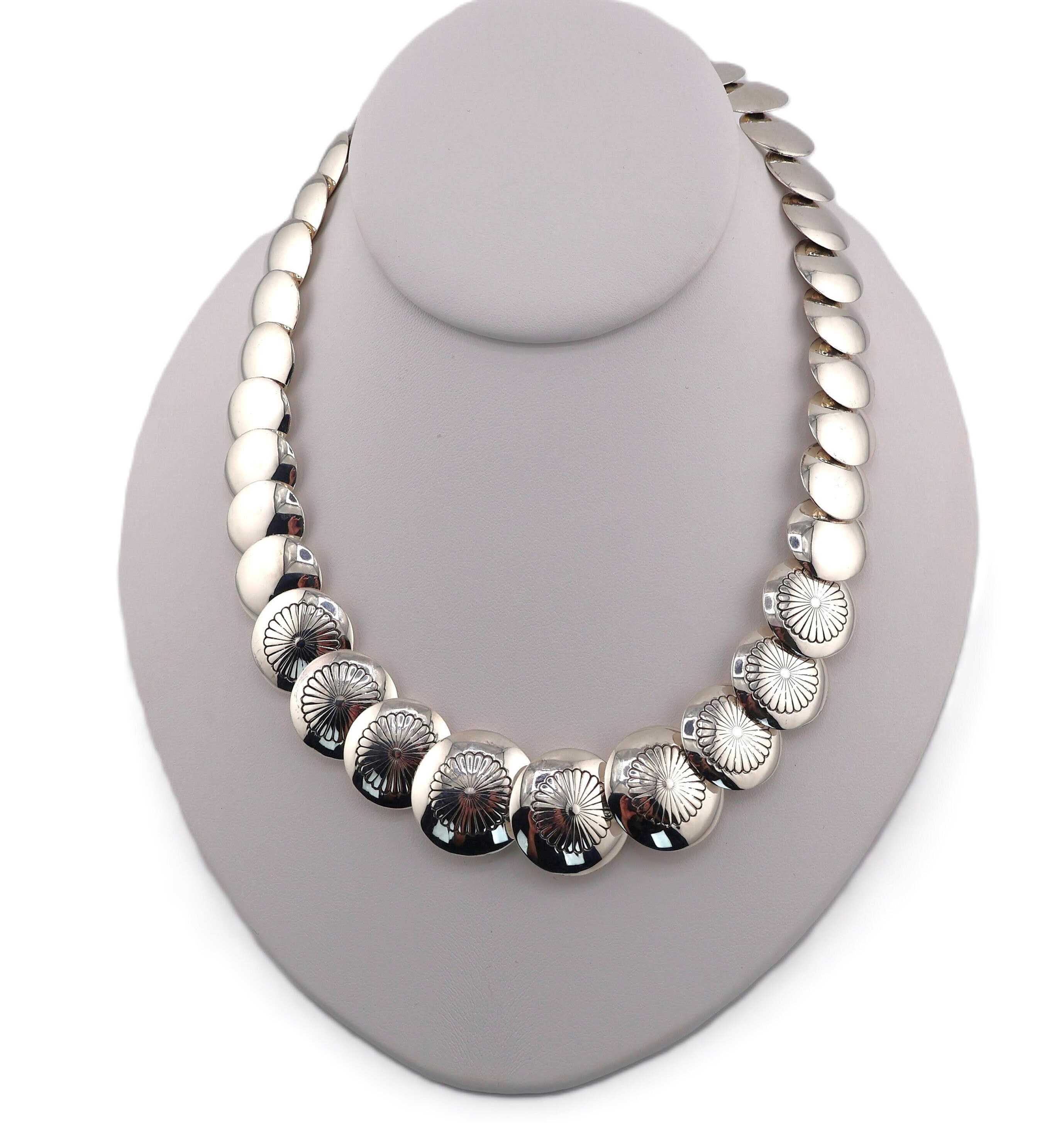 Striking Vintage Native American Navajo Spiny Oyster Land Benally Sterling Silver Bracelet Striking Vintage Native American Navajo Spiny Oyster Land Benally Sterling Silver Bracelet