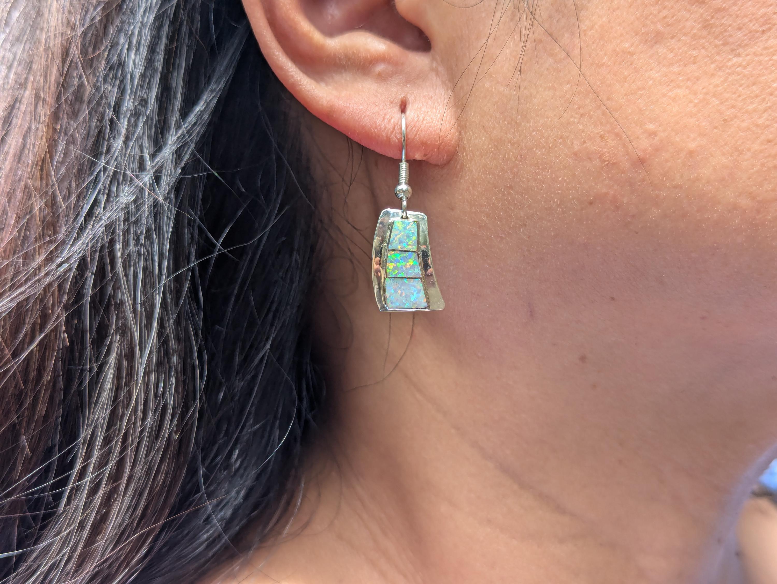 Radiant Native American Navajo Inlay Kingman Turquoise Synthetic Opal Sterling Silver Ring Radiant Native American Navajo Inlay Kingman Turquoise Synthetic Opal Sterling Silver Ring