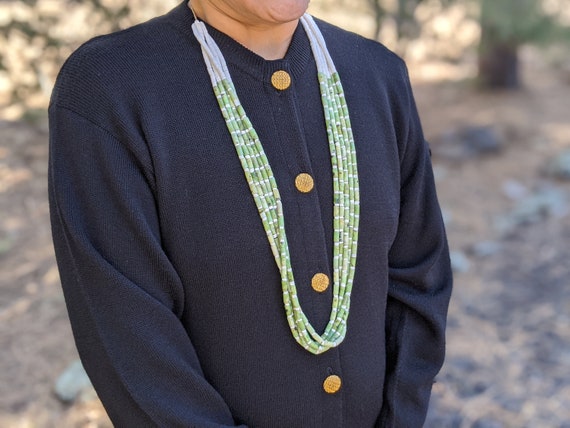 Native American Necklace, Santo Domingo Pueblo, Hand Made High Grade Serpentine w Natural Heishi Shells
