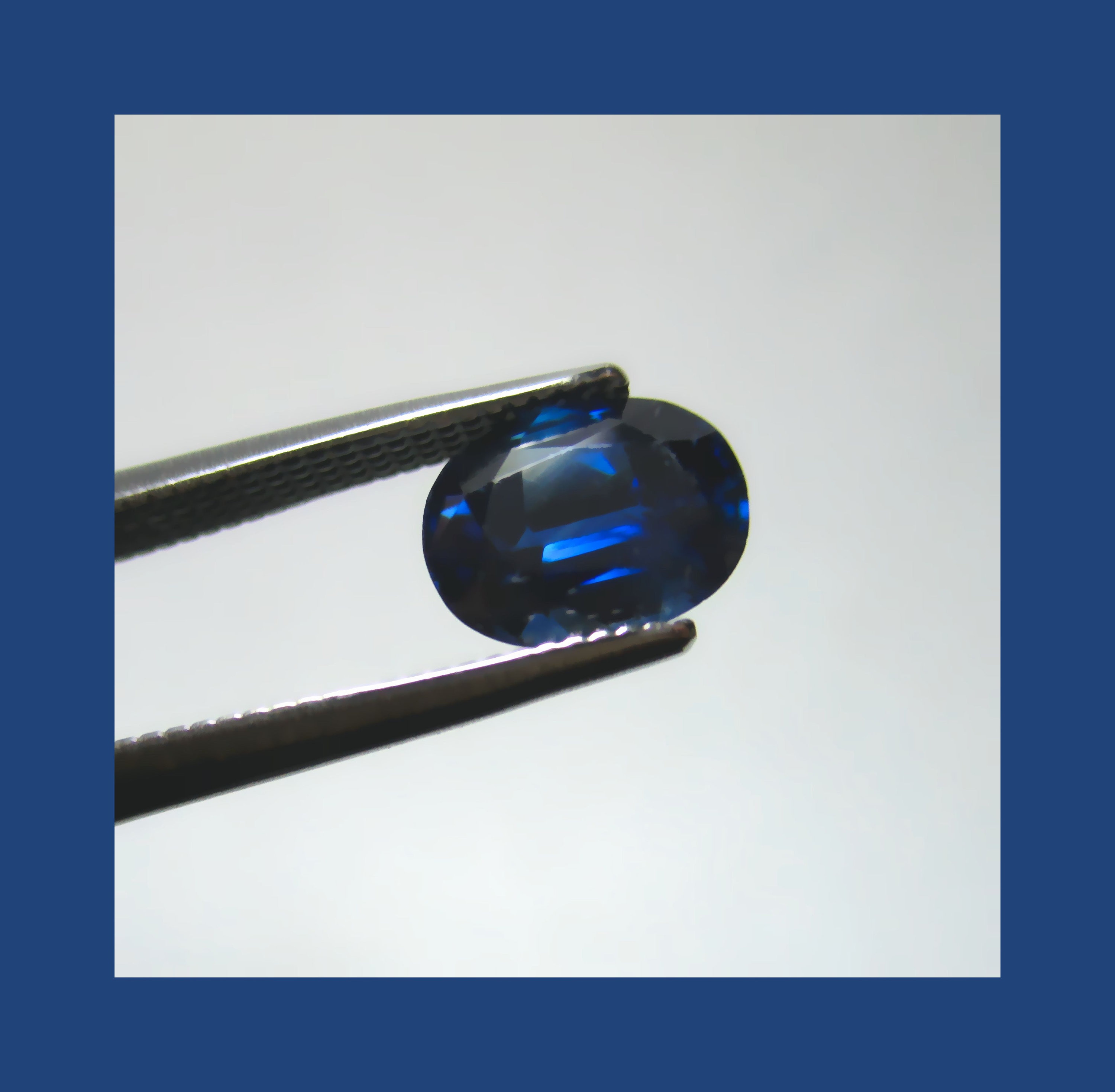 Saphir Bleu Naturel De Thaïlande - 5 Mm X 4,4 Mm - 0,47 Carat - Traité Thermiquement - Rare