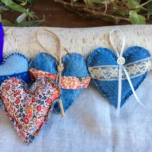 Shabby chic denim hearts, Ornaments/knob hangers/shelf sitters made of "rescued" vintage jeans,Country/ farmhouse decor, Package decorations