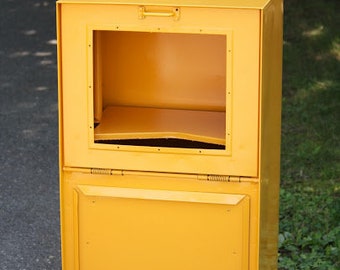 Painted Newspaper Box - No Decals