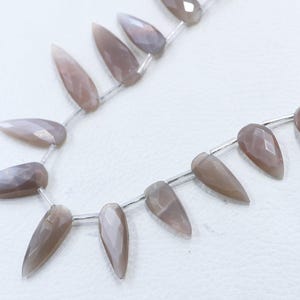 Graue Mondstein Perlen | 8-Zoll-Strang 7X16-9X31 MM Perlen | Natürliche graue Mondstein Perlen | Facettierte Birnen Form Perlen | Grosshandel Edelstein Perlen