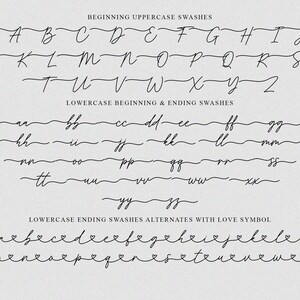K&ouml;nnte beinhalten: Ein Schwarzwei&szlig;bild, das eine Schriftart mit Gro&szlig;- und Kleinbuchstaben zeigt. Die Buchstaben haben einen handschriftlichen Stil mit Schn&ouml;rkeln. Die Gro&szlig;buchstaben haben Schn&ouml;rkel am Anfang der Buchstaben. Die Kleinbuchstaben haben Schn&ouml;rkel am Anfang und Ende der Buchstaben. Einige der Kleinbuchstaben haben ein Herzsymbol am Ende des Schn&ouml;rkels.