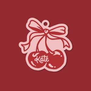 Ze bindt de knoop, Cherry Bachelorette, naamplaatje bruidsmeisje, tag, vrijgezellenvoorstel, vrijgezellenfeest, Cherry Bomb, kers op de taart