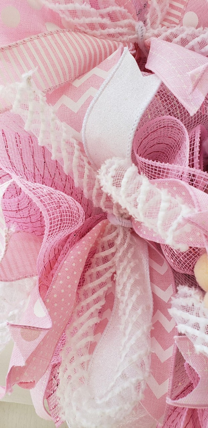 Girl Gift Pink Wreath Baby Nursery Butt Door Hanger It/'s a Girl