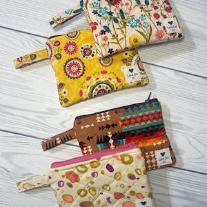 quilted mini clutch/wristlet/zipper pouch/quilted/accesories/organization bag/coin purse/handbag/wallet/card holder/on the go/keychain