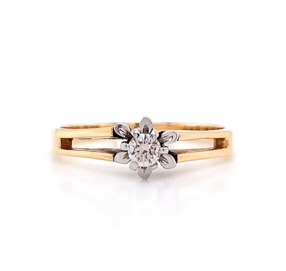 size r engagement ring