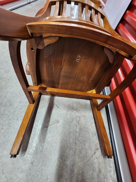ビンテージGunlock社製　チェアー Vintage Gunlock Library Chair Solid Walnut 34in Tall 22in Wide