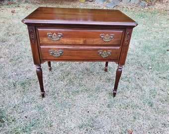 Ethan Allen Georgian court end table solid cherry